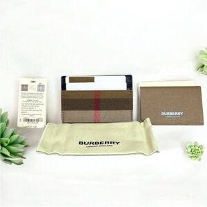 Burberry- Authentic 🍀 NWT Card Holder